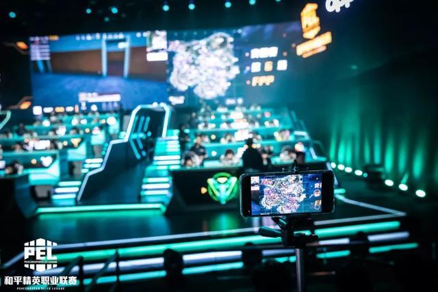 当赛场上高 当赛场上高